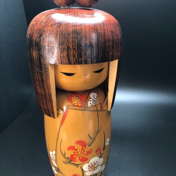 Japanese large collectible  Kokeshi  doll - 9 ½" tall -very  good condition - Picture 2 of 6